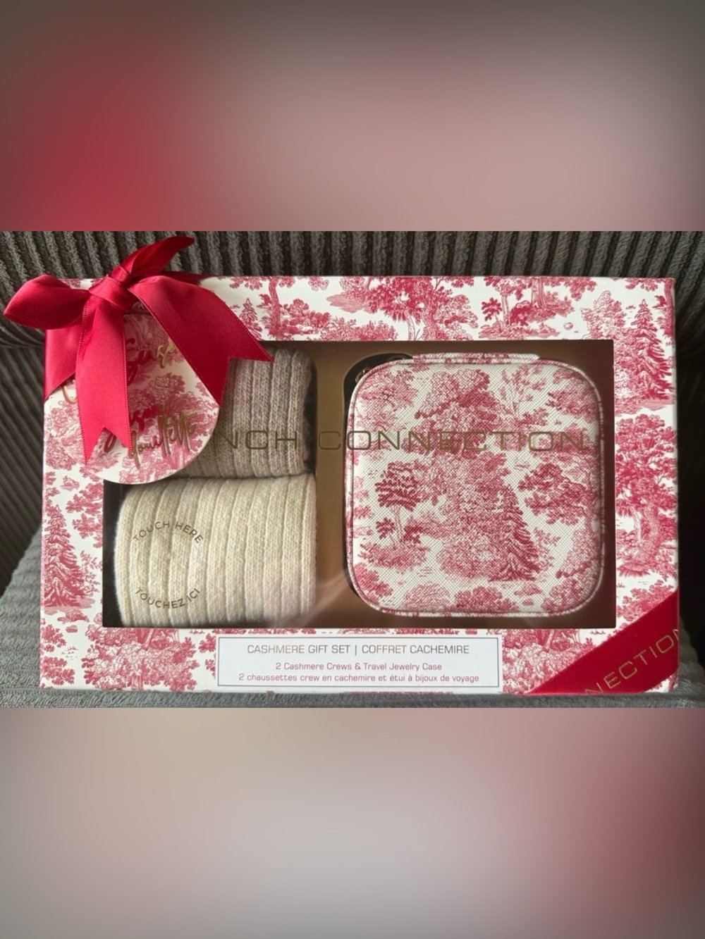 New Gift Set French Connection Red Cream Cashmere Socks Jewelry Travel Case